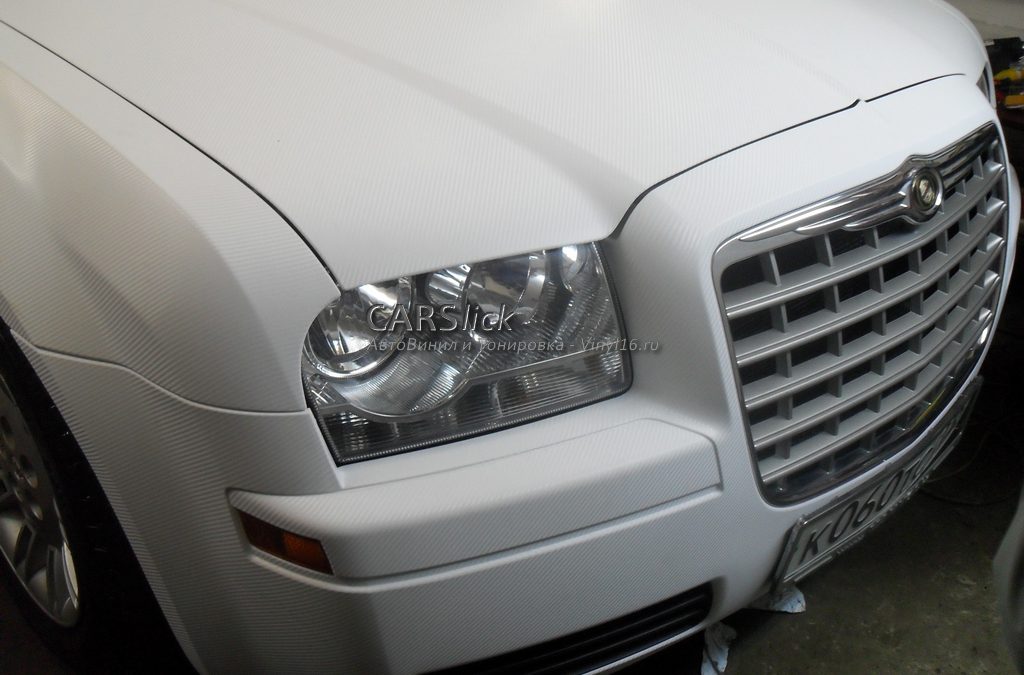 Полная перетяжка белым карбоном 3D авто Chrysler 300c