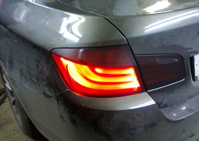 Тонировка стекол и затемнение задних фар на BMW 5