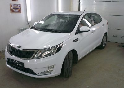 Оклейка белой пленкой автомобилей для такси — SKODA Octavia, Kia Rio, Chevrolet Cruze, июнь 2013