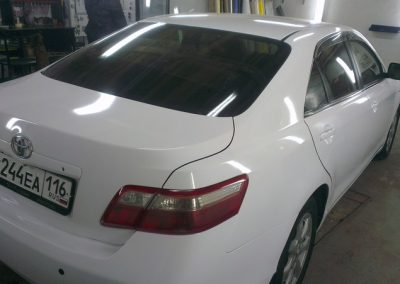 Toyota Camry — оклейка автомобиля в Казани белым глянцем — ноябрь 2013