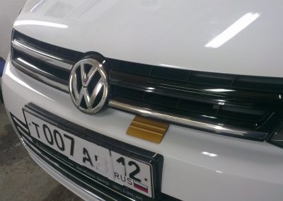 Volkswagen Touareg — оклейка хромированных элементов — апрель 2014