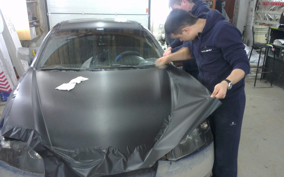 Hyundai Tiburon — оклейка крыши, капота пленкой карбон — апрель 2014