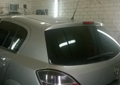 Тонировка автомобиля Opel Astra Family в Казани
