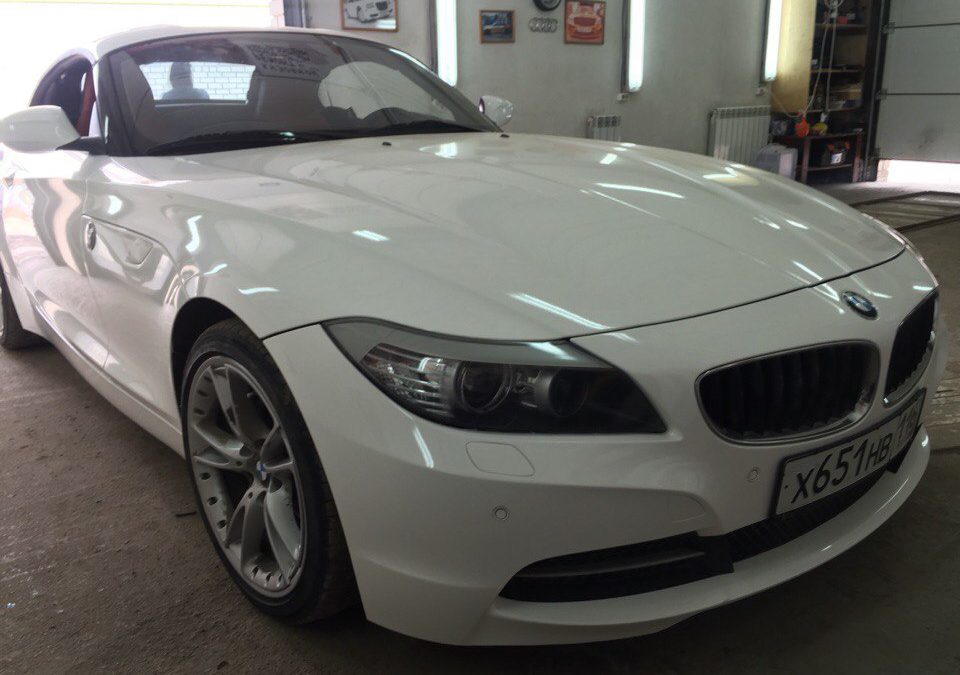 Полная перетяжка кузова в белый металлик пленкой премиум класса — BMW Z4