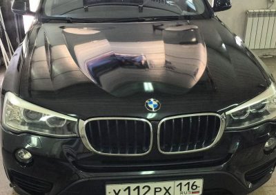 Бронирование передней части антигравийной пленкой на автомобиле BMW X3