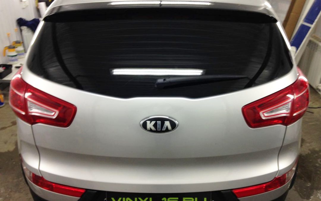Тонировка задних стёкол  автомобиля пленкой Johnson 95% — Kia Sportage