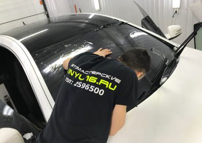 Тонировка лобового стекла плёнкой LLumar 95% автомобиля Mercedes E200 Купе