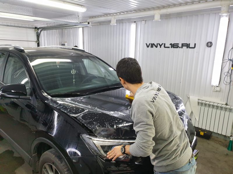 Забронировали автомобиль полиуретановой плёнкой Hexis Bodyfence — Toyota RAV 4