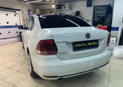Volkswagen Polo — эффект панорамной крыши, тонировка стекол, бронирование передних фар, оклейка зеркал
