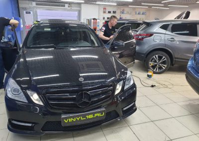 Mercedes-Benz E-class — тонировка всех стекол автомобиля