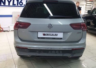 VW Tiguan — тонировка стекол автомобиля пленкой Llumar