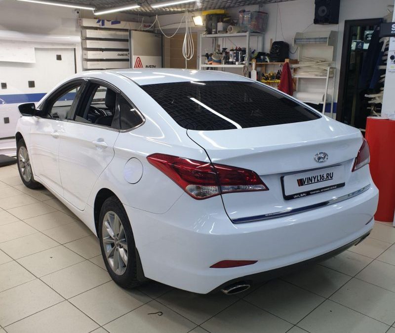Оклейка автомобиля белой глянцевой пленкой — Hyundai i40
