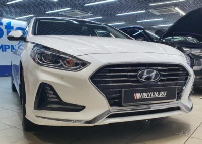 Hyundai Sonata — снятие старой пленки с фар и бронирование оптики полиуретаном