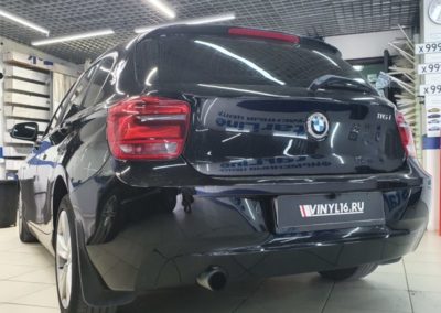 BMW 1 серии — затонировали задние фонари пленкой Oracal