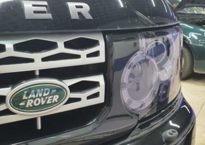 Land Rover Discovery — передние фары забронировали пленкой светлый STEK, задние фонари темный STEK
