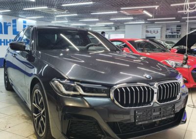 Новый BMW 5 серии 2020 года — комплексное бронирование полиуретаном и тонировка пленкой Shadow Guard 95