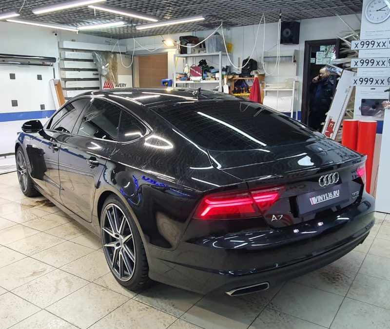 Сделали тонировку пленкой Shadow Guard 95% стекол автомобиля Audi A7