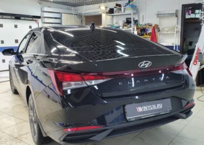 Тонировка задних стекол автомобиля Hyundai Elantra пленкой Llumar