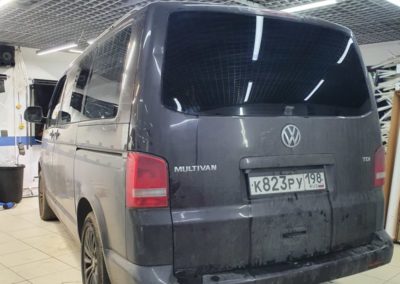 VW Multivan — тонировка задней части пленкой Shadow Guard 95