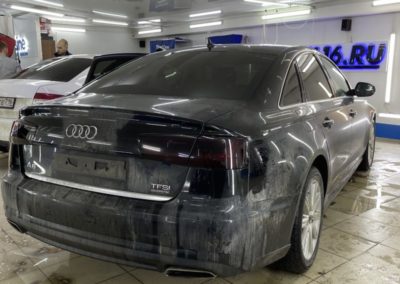 Audi A6 — тонировка задней полусферы пленкой LLumar 95%, тонировка фонарей затемняющим полиуретаном