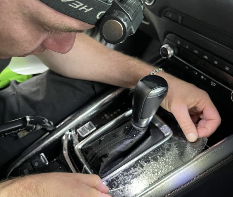 Бронирование деталей интерьера и мониторов автомобиля Mazda CX-5