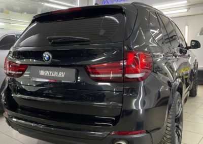 BMW X5 — бронирование фар и фонарей, тонировка, антихром и установка автосигнализации StarLine S96 v2