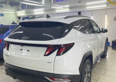 Новый Hyundai Tucson — бронирование кузова полиуретановой пленкой и тонировка стекол пленкой SunTek