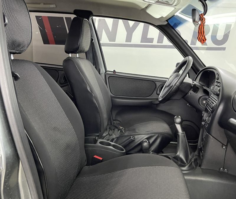 Полная химчистка салона автомобиля Chevrolet Niva со съёмом сидений без багажника