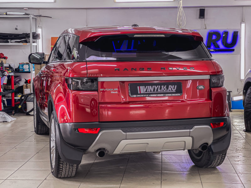 Range Rover — бронирование фар пленкой с эффектом затемнения и тонировка стекол