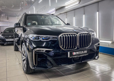 BMW X7 — комплексная химчистка салона, полировка и бронирование кузова, покрытие керамикой