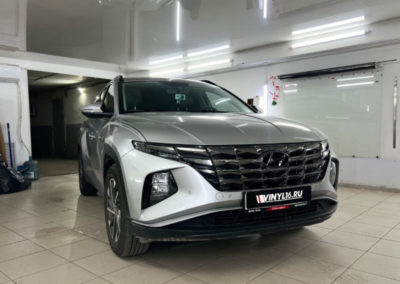 На Hyundai Tucson сделали тонировку вкруг без лобового стекла