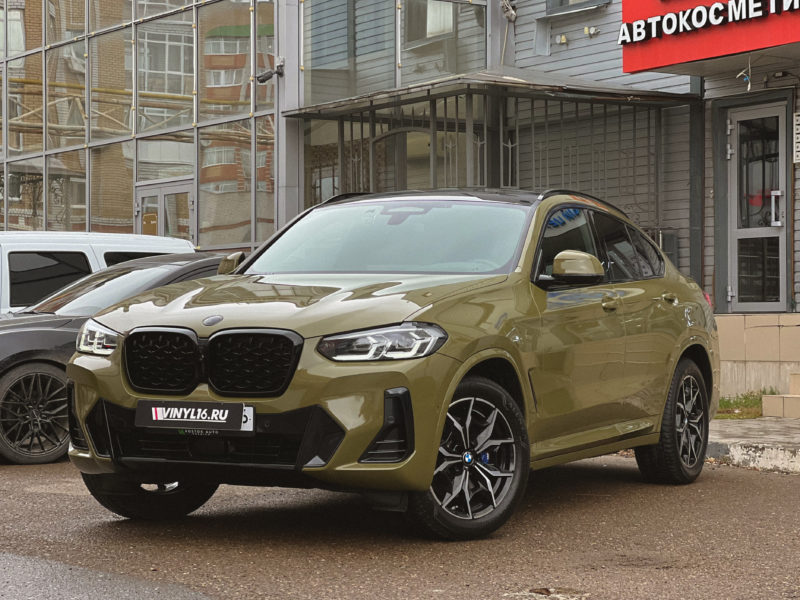 BMW X4 — оклейка автомобиля цветной полиуретановой пленкой Dry Urban Green