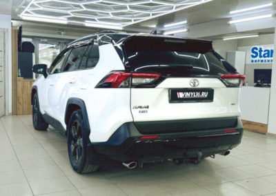 Сделали полную шумоизоляцию салона Toyota RAV4