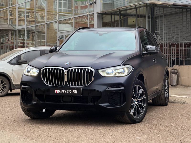 BMW X5 G05 — бронирование кузова матовой полиуретановой пленкой