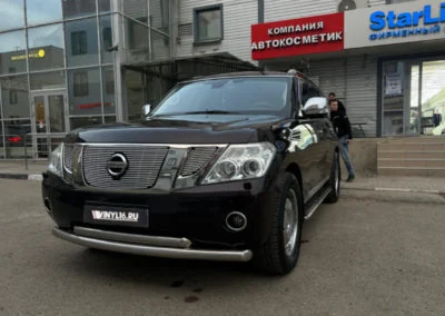 Nissan Patrol — cделали тонировку вкруг кроме лобового стекла.
