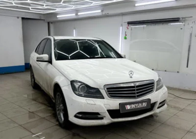 Сделали тонировку Mercedes C180 передних боковых стёкол плёнкой Ultravision 50%
