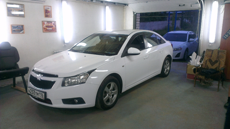 Фотография работы: Chevrolet Cruze, Lacetti, Aveo и Daewoo Nexia - оклейка автомобилей для такси в белый цвет - сентябрь 2013