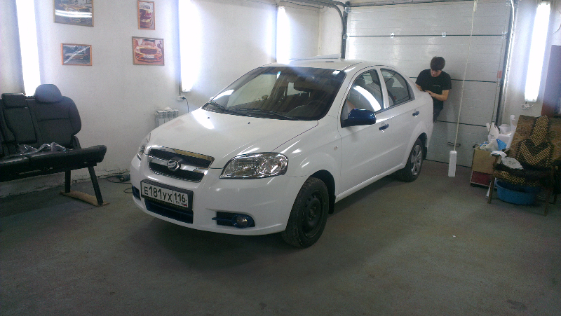 Фотография работы: Chevrolet Cruze, Lacetti, Aveo и Daewoo Nexia - оклейка автомобилей для такси в белый цвет - сентябрь 2013