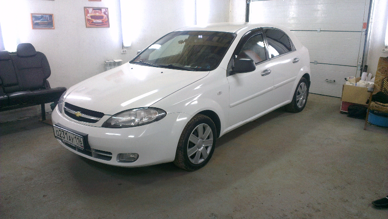 Фотография работы: Chevrolet Lacetti, Hyundai Accent - оклейка авто для такси, сентябрь 2013