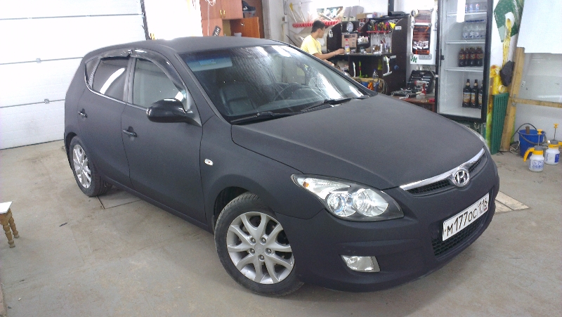 Фотография работы: Hyundai i30 - оклейка авто черной алмазной крошкой, июнь 2013