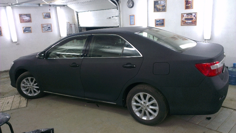 Фотография работы: Toyota Camry - оклейка авто черной алмазной крошкой, июнь 2013